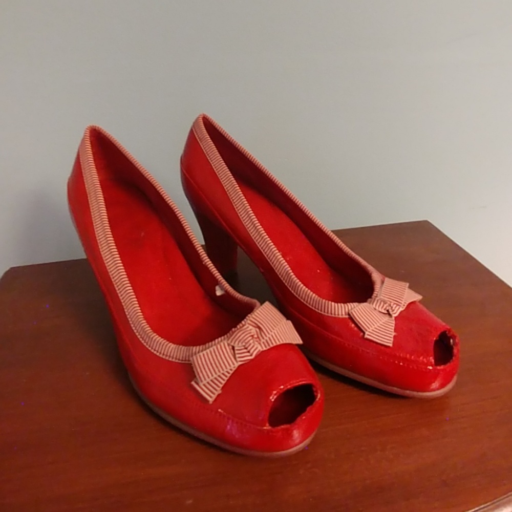 CLEAR-OUT! Red peep toe heels with cute bow!  🎀🎀